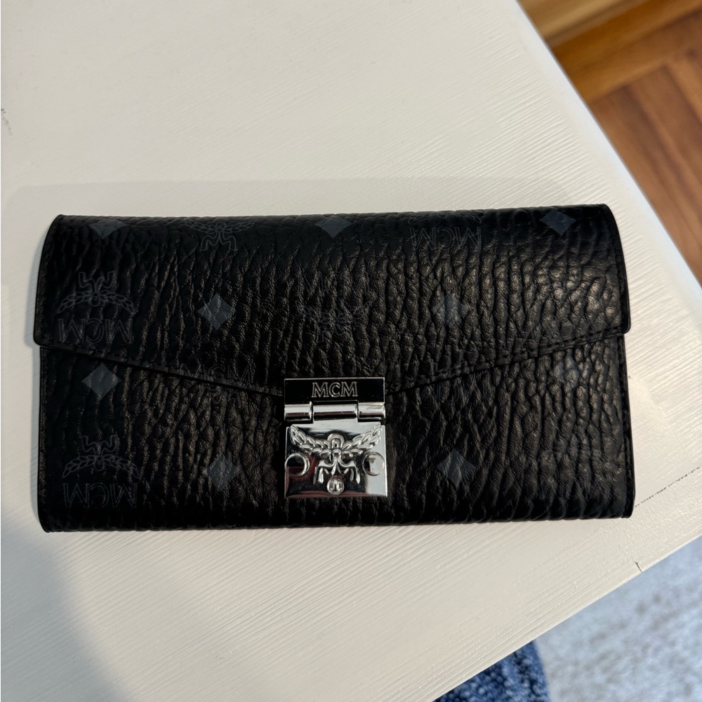 MCM Large Tracy Crossbody Wallet in Visetos